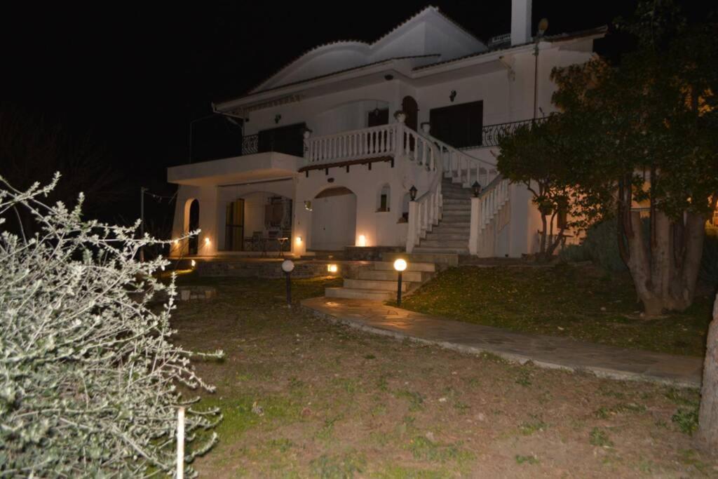 Triple H Villa Волос Екстериор снимка